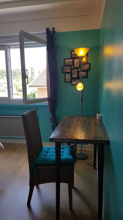 Chambre D'Hotes Le Cypres Bleu Roussillon  Buitenkant foto